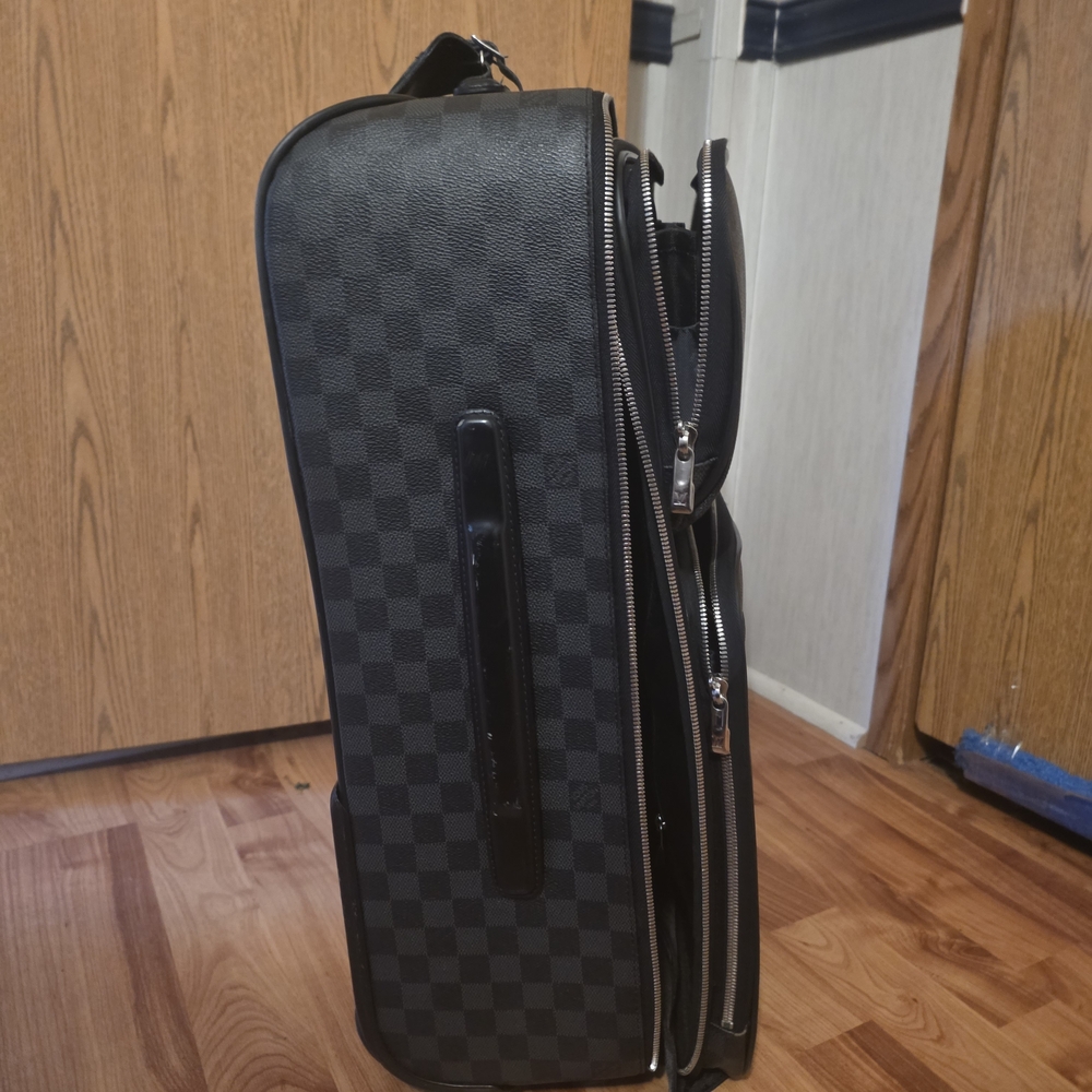 Louis Vuitton Black and Gray Checkered Travel Bag - Picture 2 of 5